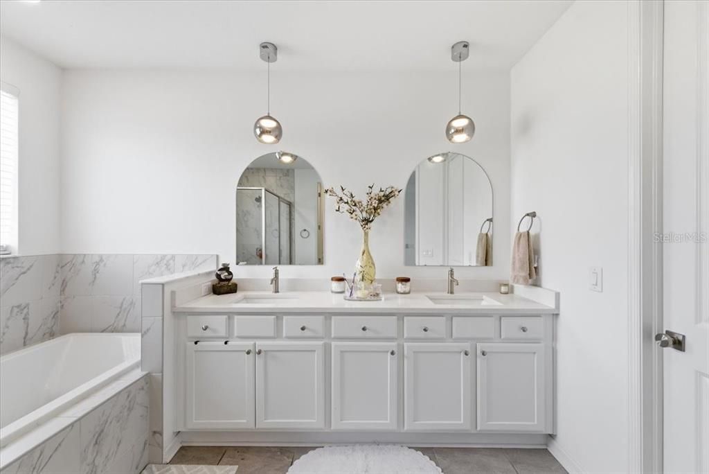 For Sale: $449,900 (4 beds, 3 baths, 2711 Square Feet)