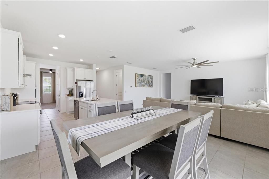 For Sale: $449,900 (4 beds, 3 baths, 2711 Square Feet)
