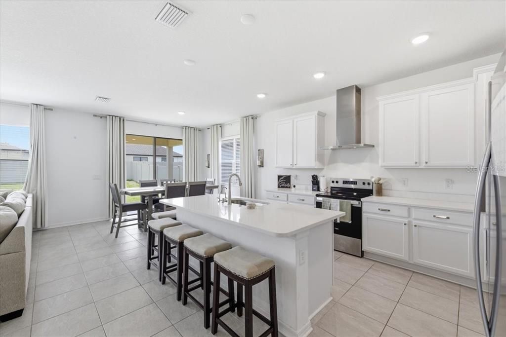 For Sale: $449,900 (4 beds, 3 baths, 2711 Square Feet)