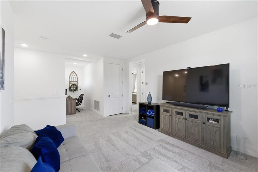 For Sale: $449,900 (4 beds, 3 baths, 2711 Square Feet)