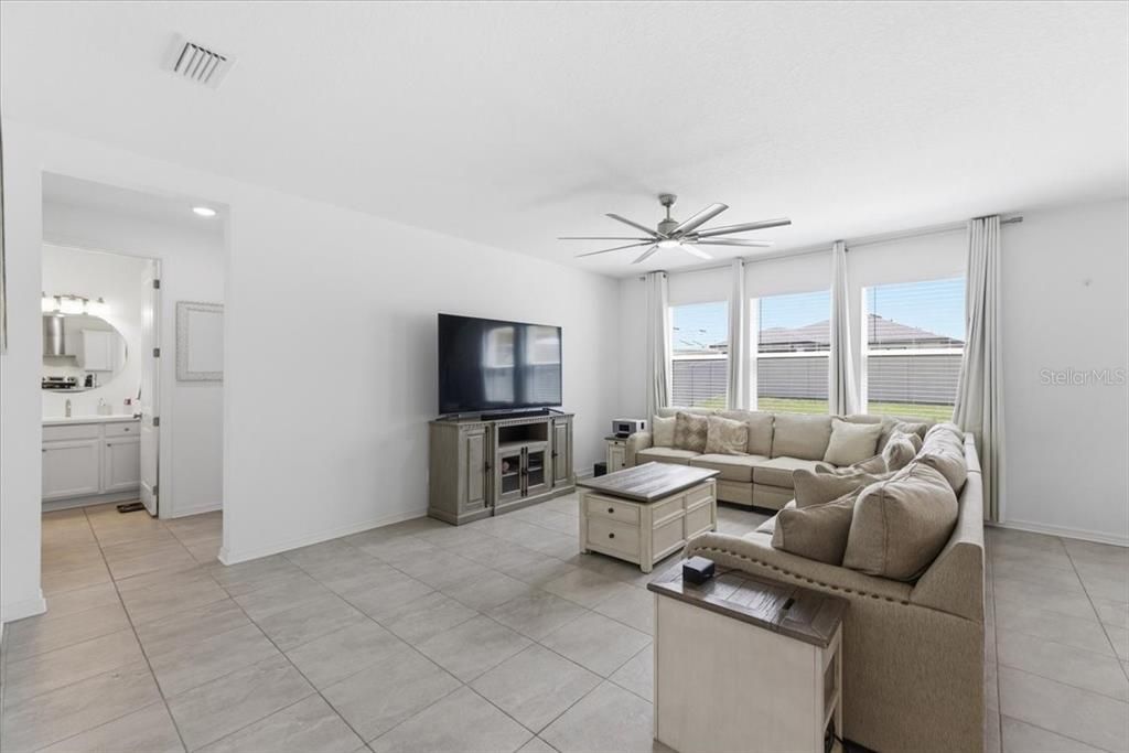 For Sale: $449,900 (4 beds, 3 baths, 2711 Square Feet)