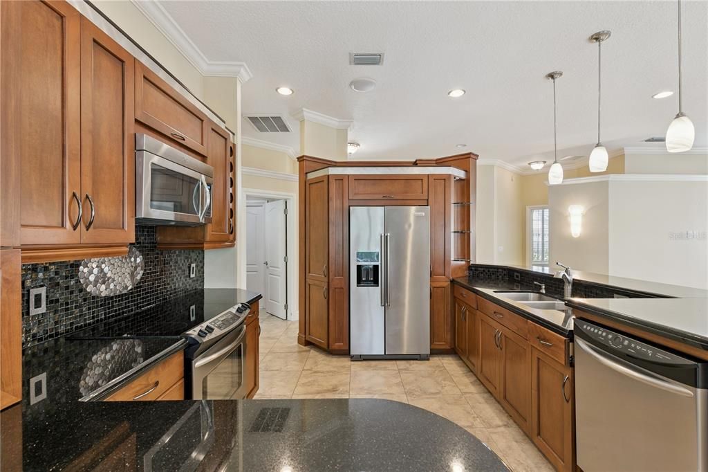 For Sale: $565,000 (3 beds, 2 baths, 1655 Square Feet)