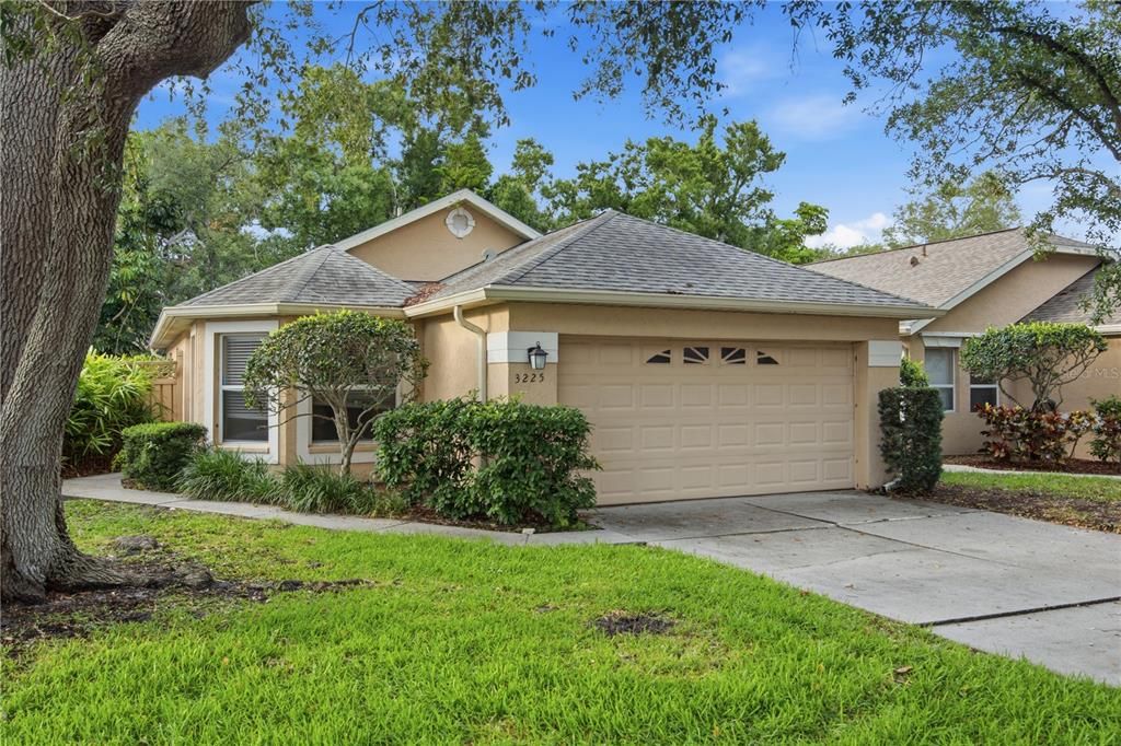 For Sale: $399,000 (2 beds, 2 baths, 1216 Square Feet)