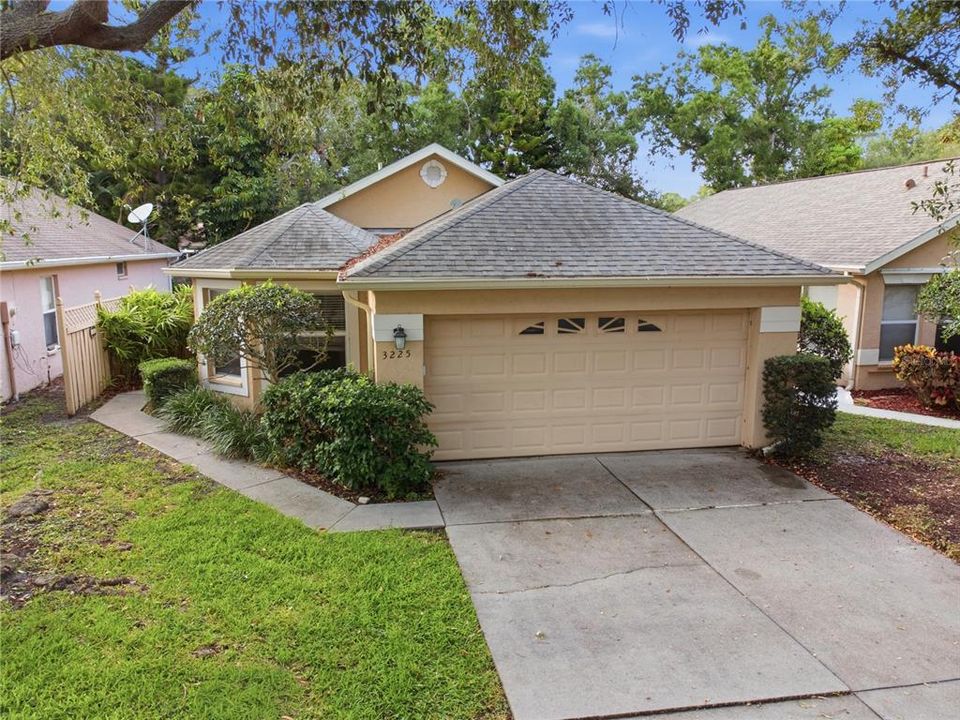 For Sale: $399,000 (2 beds, 2 baths, 1216 Square Feet)