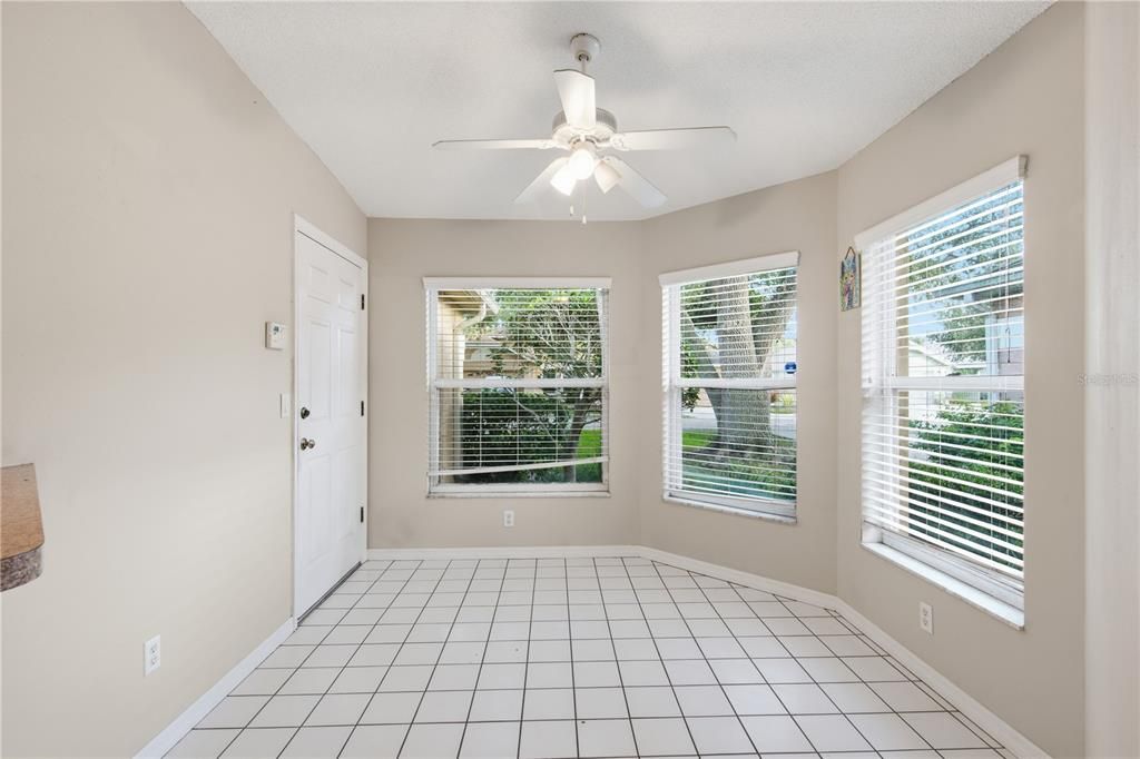 For Sale: $399,000 (2 beds, 2 baths, 1216 Square Feet)