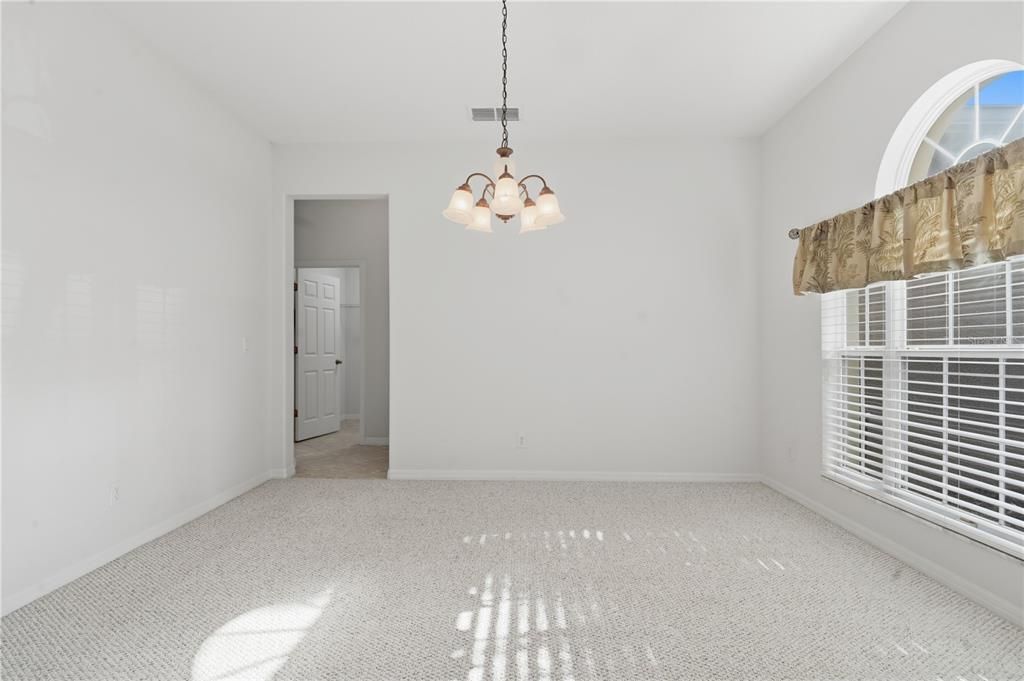 En Venta: $525,000 (4 camas, 3 baños, 2440 Pies cuadrados)