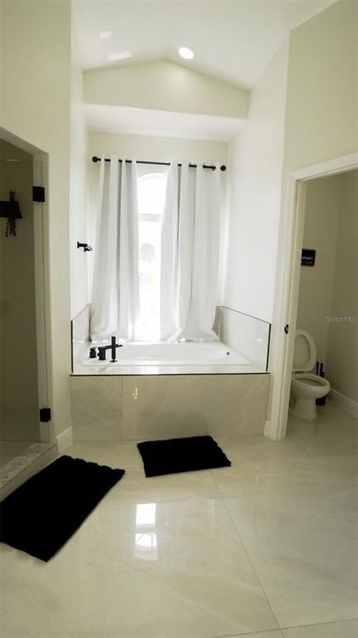 В аренду: $2,950 (5 спален, 3 ванн, 2611 Квадратных фут)