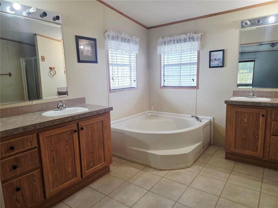 For Sale: $362,700 (4 beds, 2 baths, 2280 Square Feet)