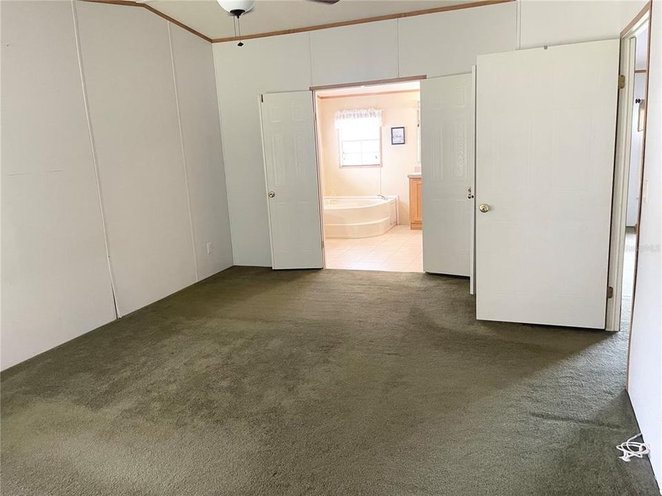 For Sale: $362,700 (4 beds, 2 baths, 2280 Square Feet)