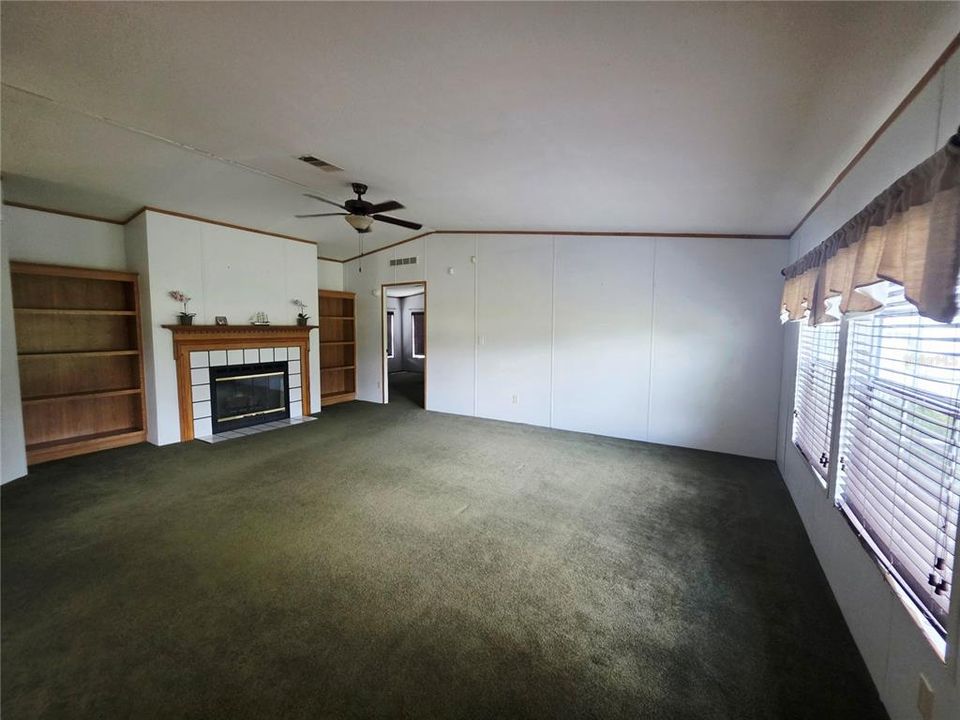 For Sale: $362,700 (4 beds, 2 baths, 2280 Square Feet)