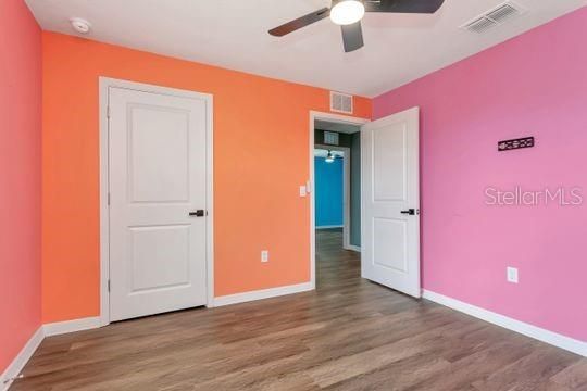 For Sale: $449,000 (5 beds, 3 baths, 2447 Square Feet)
