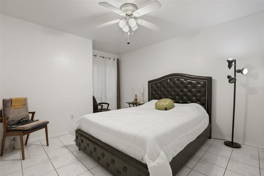 For Sale: $195,000 (2 beds, 2 baths, 1080 Square Feet)