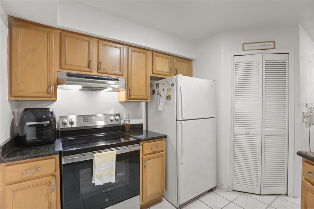 For Sale: $195,000 (2 beds, 2 baths, 1080 Square Feet)