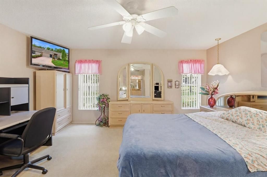 For Sale: $260,000 (2 beds, 2 baths, 1830 Square Feet)