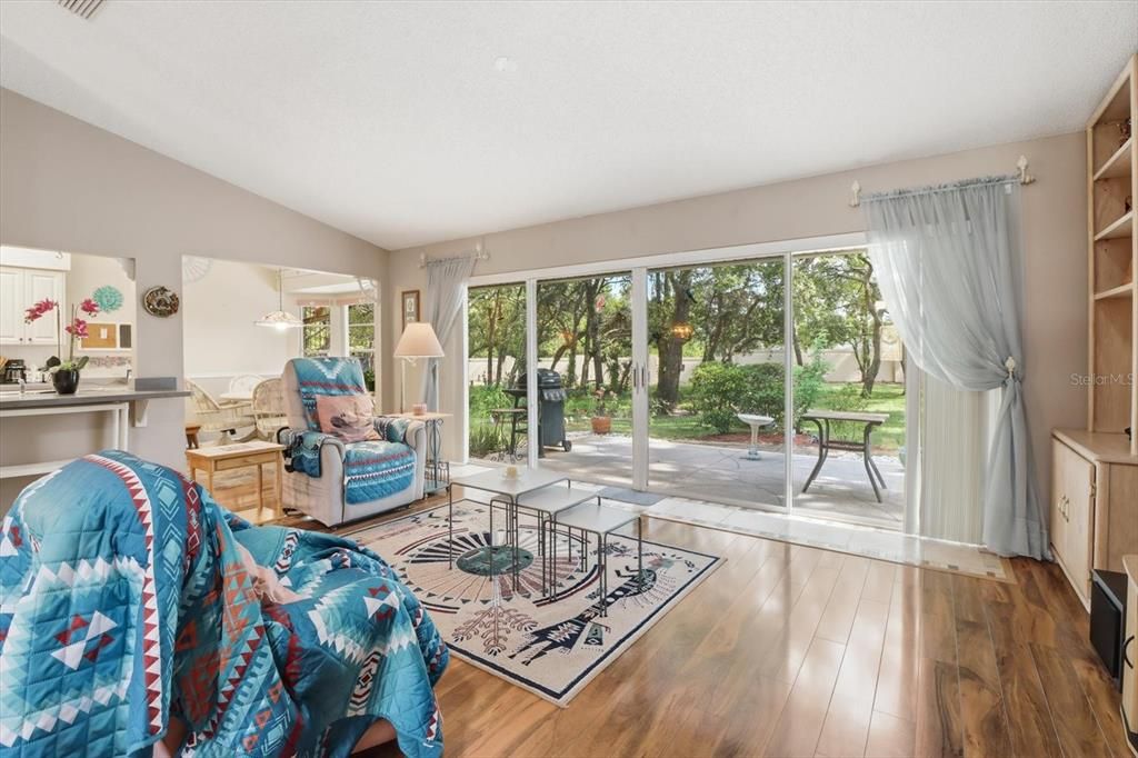 For Sale: $260,000 (2 beds, 2 baths, 1830 Square Feet)