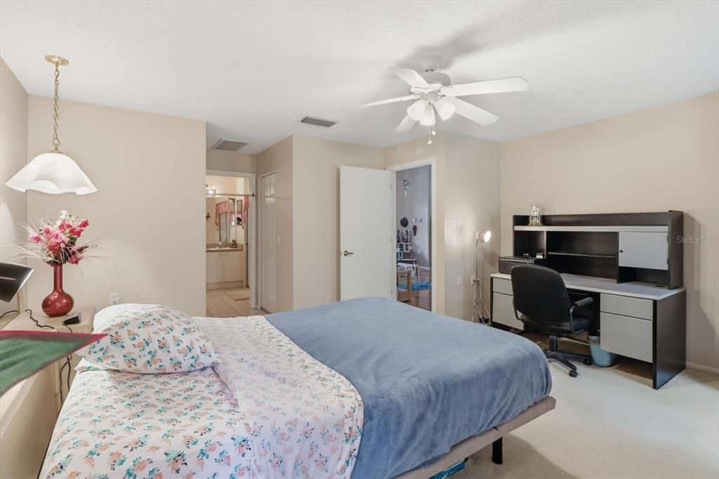 For Sale: $260,000 (2 beds, 2 baths, 1830 Square Feet)