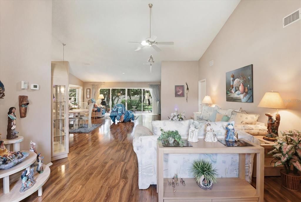 For Sale: $260,000 (2 beds, 2 baths, 1830 Square Feet)