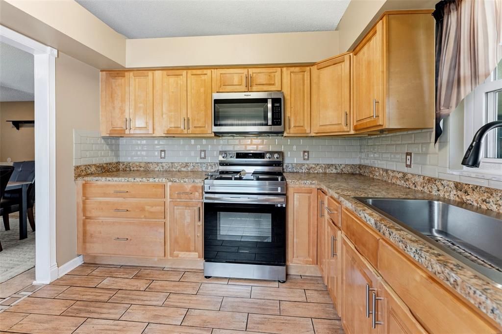 For Sale: $399,900 (3 beds, 2 baths, 1232 Square Feet)