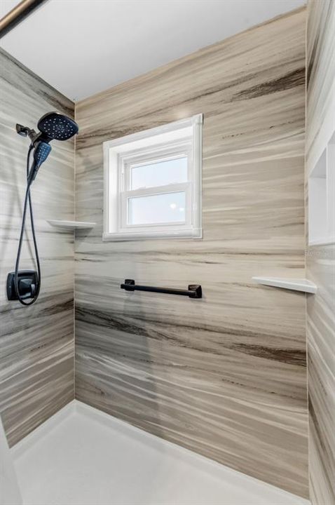 For Sale: $399,900 (3 beds, 2 baths, 1232 Square Feet)