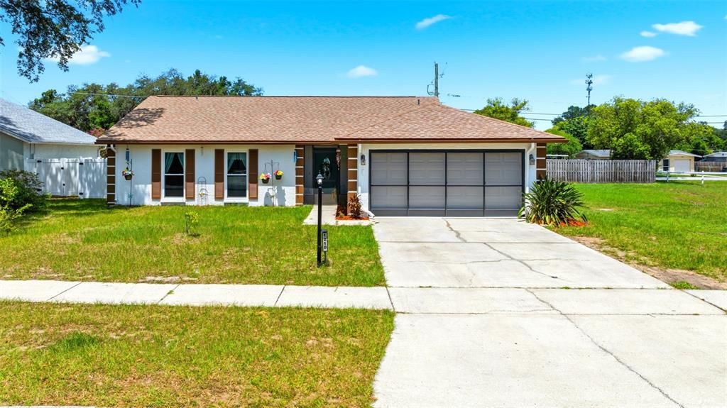 For Sale: $399,900 (3 beds, 2 baths, 1232 Square Feet)