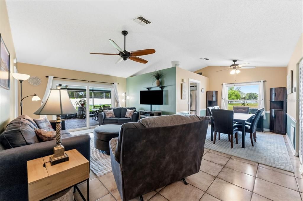 For Sale: $399,900 (3 beds, 2 baths, 1232 Square Feet)
