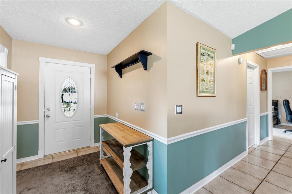 For Sale: $399,900 (3 beds, 2 baths, 1232 Square Feet)