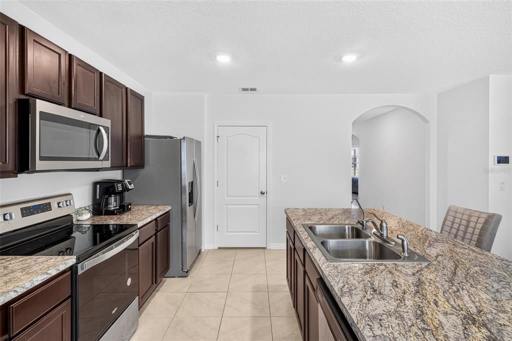 For Sale: $360,000 (3 beds, 2 baths, 1690 Square Feet)