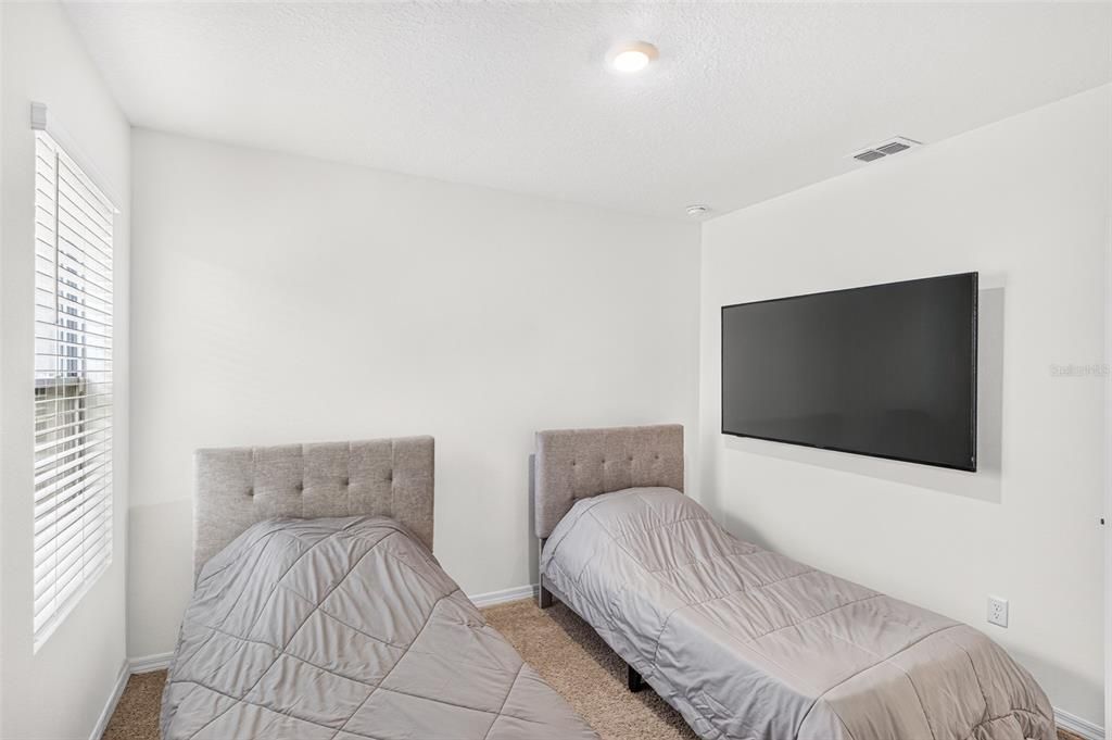 For Sale: $360,000 (3 beds, 2 baths, 1690 Square Feet)