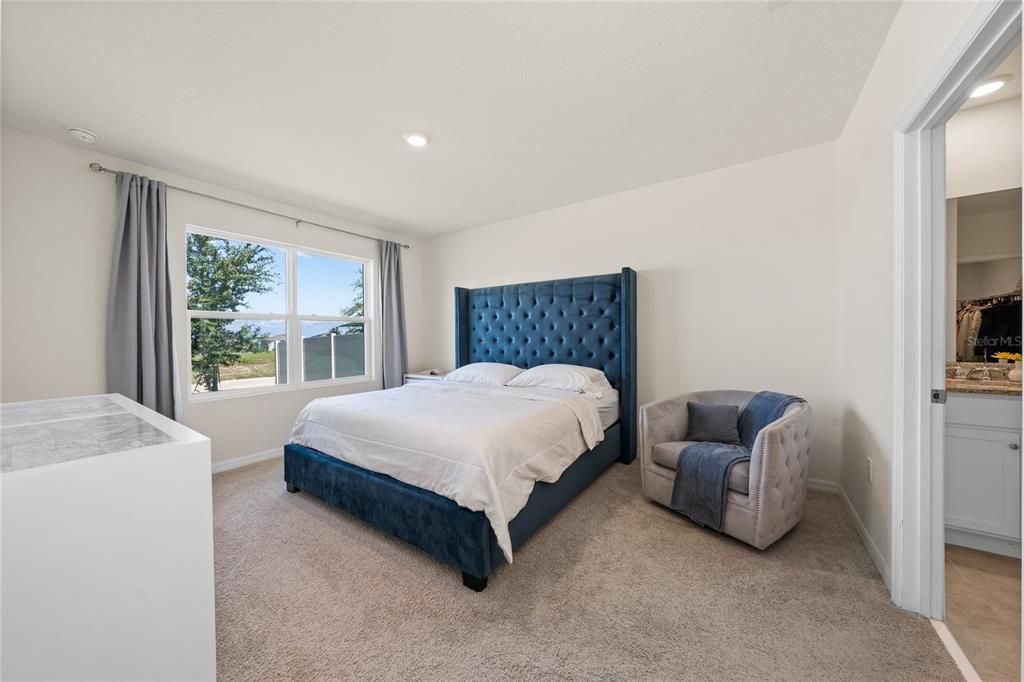 В аренду: $2,600 (4 спален, 2 ванн, 1830 Квадратных фут)