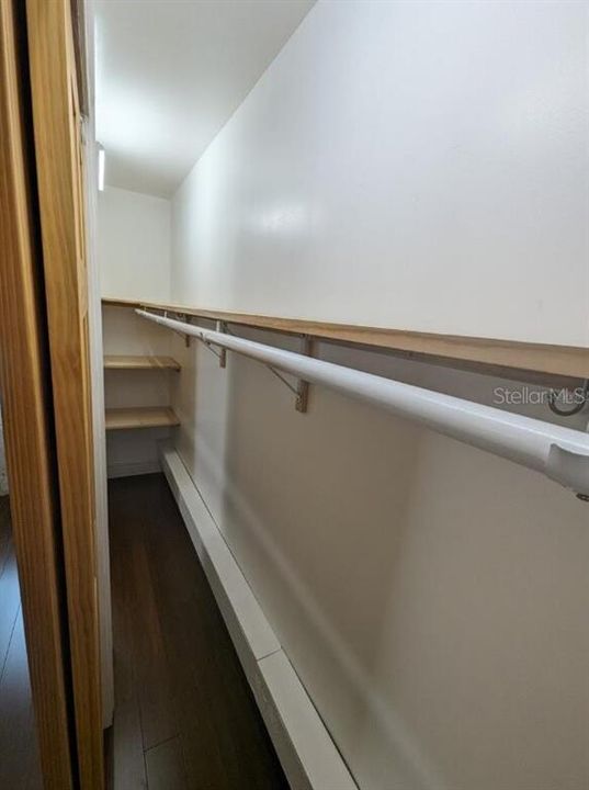 For Rent: $2,400 (1 beds, 1 baths, 725 Square Feet)