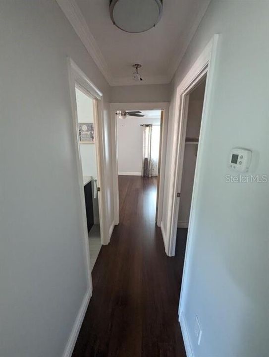 For Rent: $2,400 (1 beds, 1 baths, 725 Square Feet)