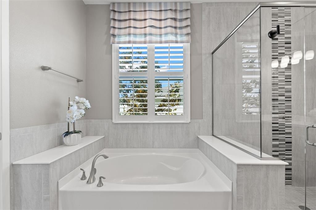 For Sale: $485,000 (4 beds, 3 baths, 2364 Square Feet)