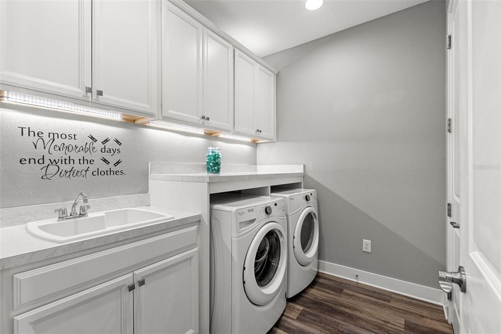 For Sale: $485,000 (4 beds, 3 baths, 2364 Square Feet)