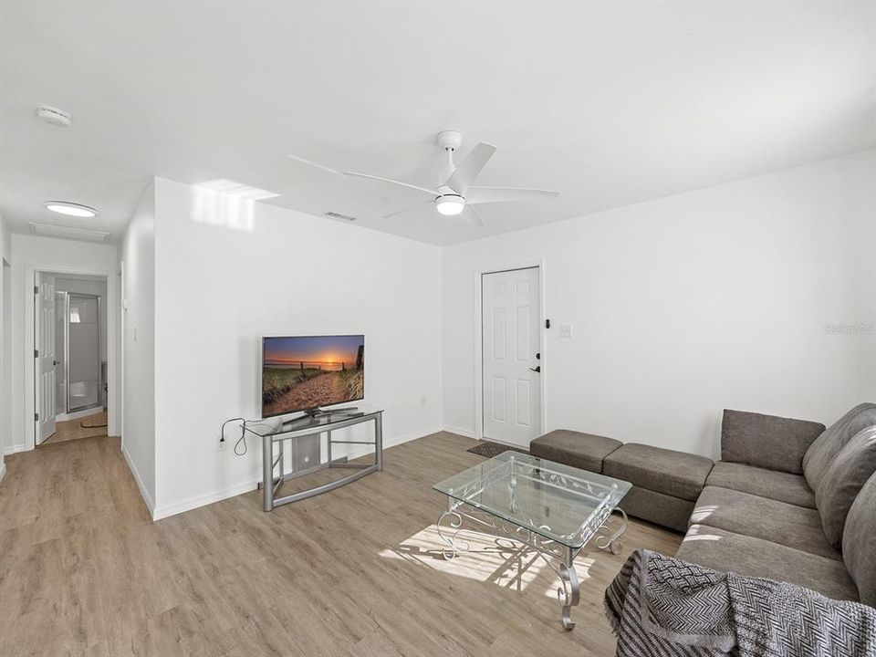В аренду: $1,700 (2 спален, 2 ванн, 952 Квадратных фут)