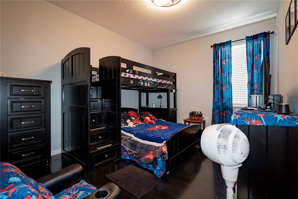 En Venta: $379,999 (4 camas, 2 baños, 2262 Pies cuadrados)