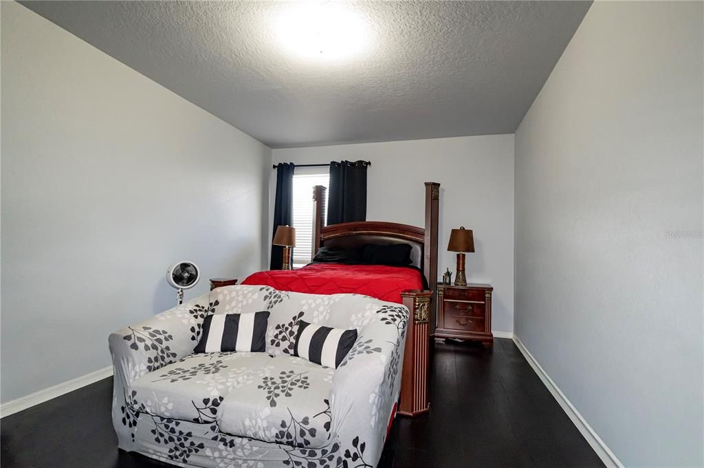 En Venta: $379,999 (4 camas, 2 baños, 2262 Pies cuadrados)