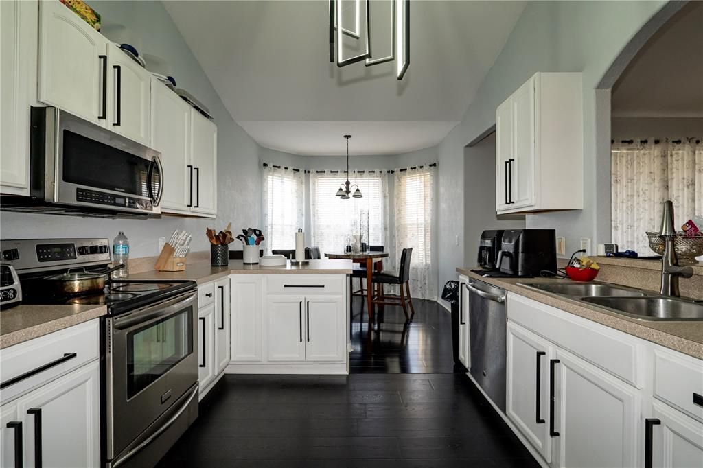 En Venta: $379,999 (4 camas, 2 baños, 2262 Pies cuadrados)