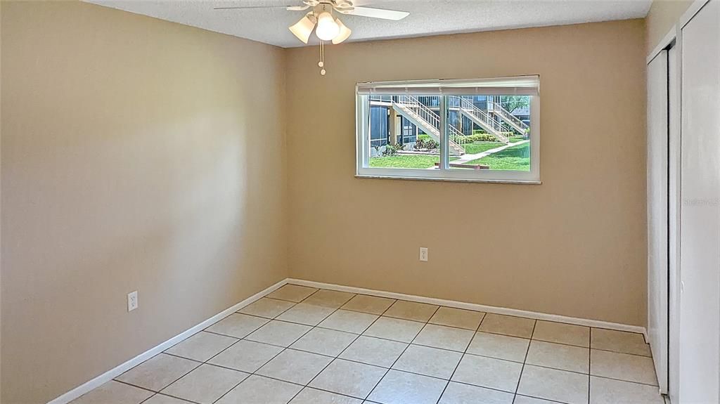 For Rent: $1,425 (2 beds, 1 baths, 885 Square Feet)