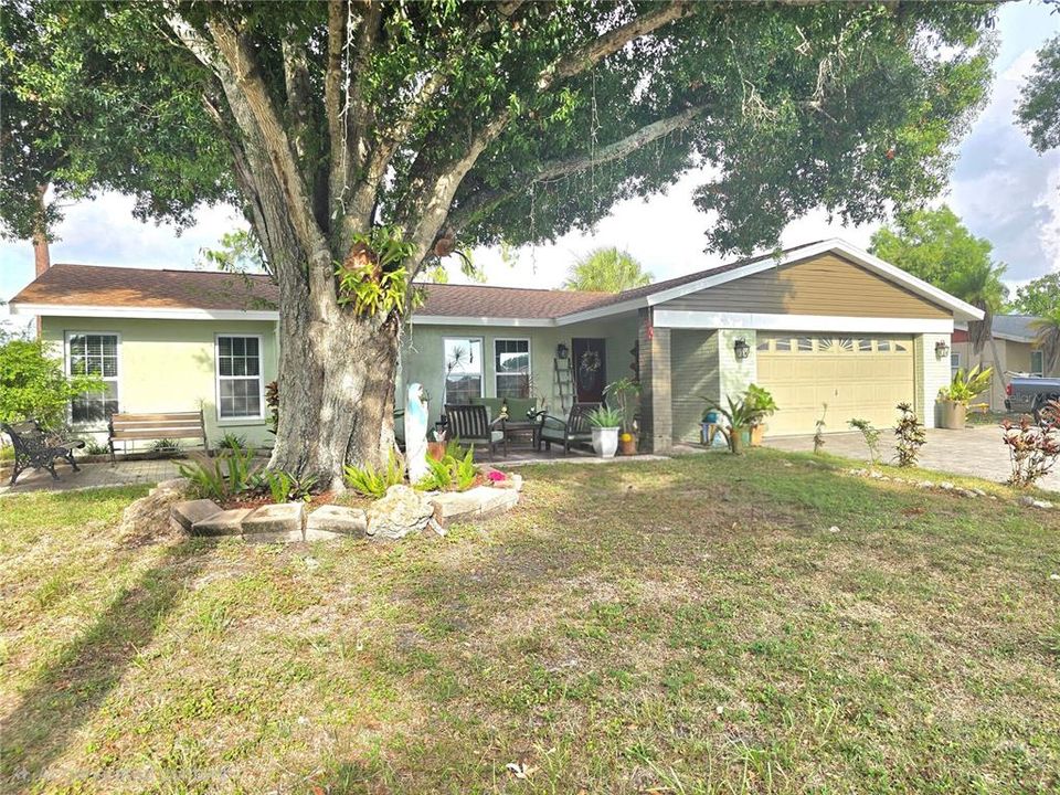Activo con contrato: $379,000 (3 camas, 2 baños, 1498 Pies cuadrados)