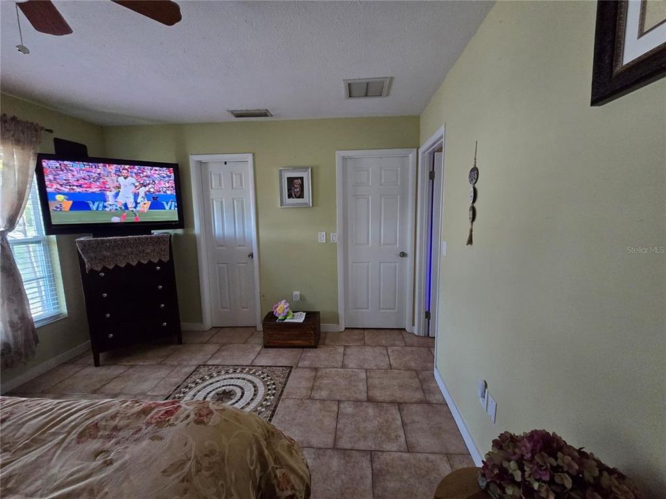 Activo con contrato: $379,000 (3 camas, 2 baños, 1498 Pies cuadrados)