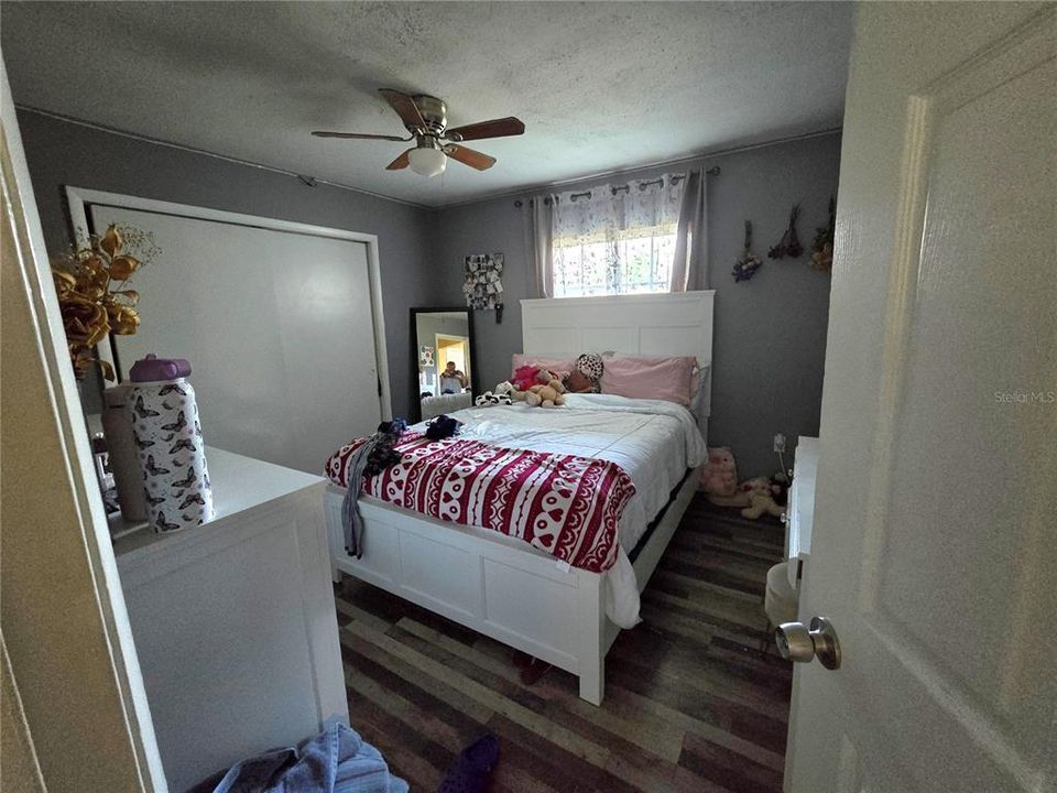 Activo con contrato: $379,000 (3 camas, 2 baños, 1498 Pies cuadrados)