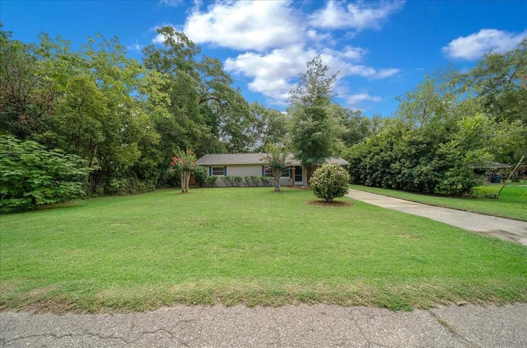 For Sale: $225,000 (2 beds, 1 baths, 962 Square Feet)