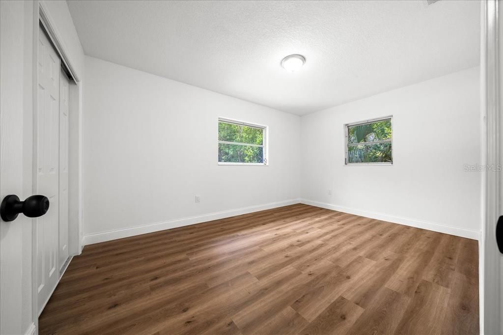 For Sale: $225,000 (2 beds, 1 baths, 962 Square Feet)