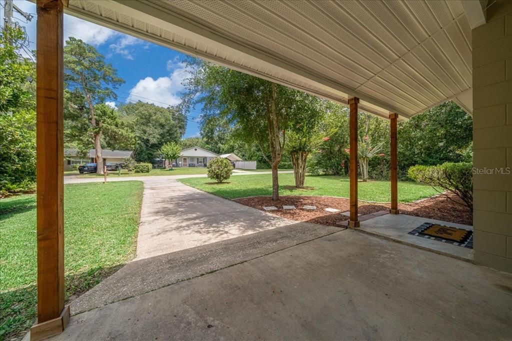 For Sale: $225,000 (2 beds, 1 baths, 962 Square Feet)