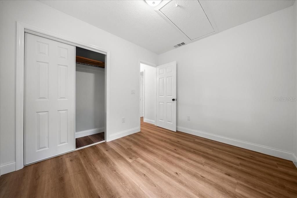 For Sale: $225,000 (2 beds, 1 baths, 962 Square Feet)