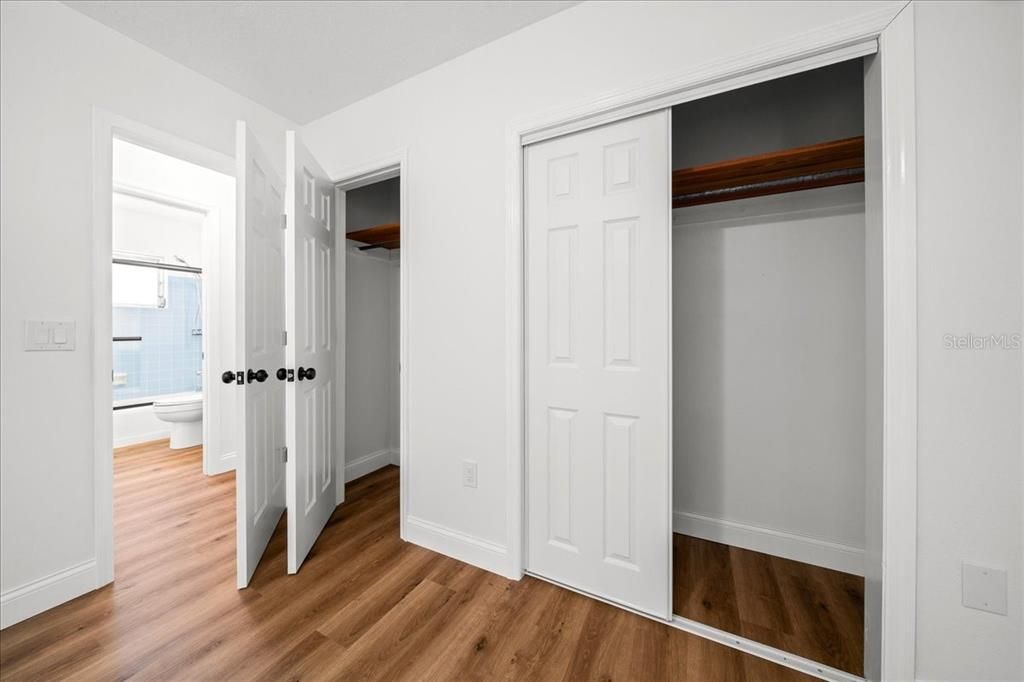 For Sale: $225,000 (2 beds, 1 baths, 962 Square Feet)