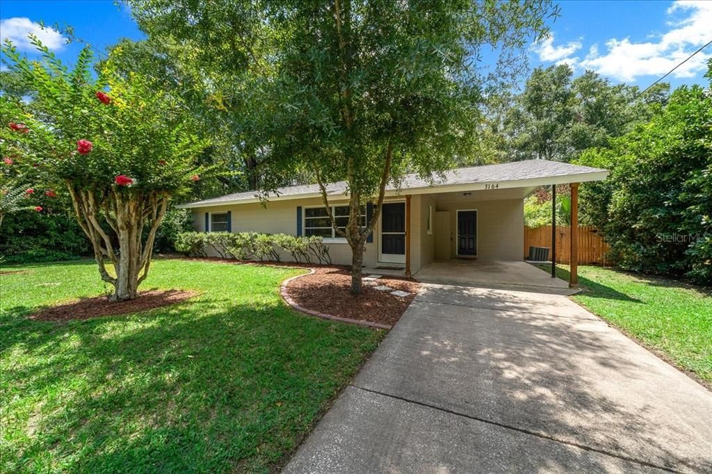 For Sale: $225,000 (2 beds, 1 baths, 962 Square Feet)