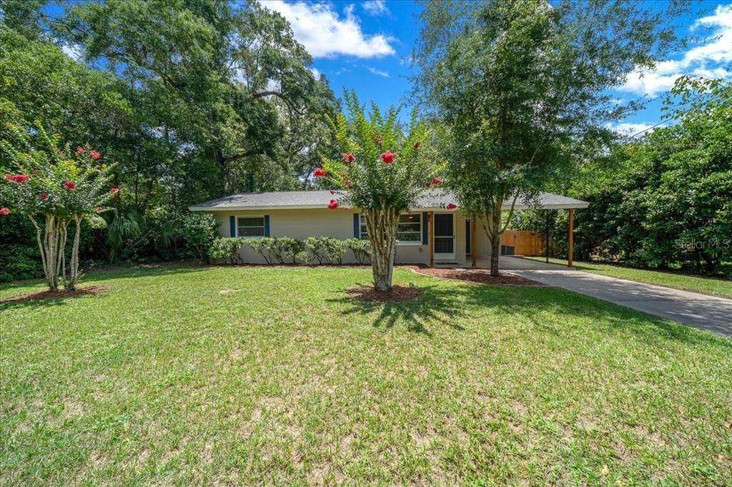 For Sale: $225,000 (2 beds, 1 baths, 962 Square Feet)