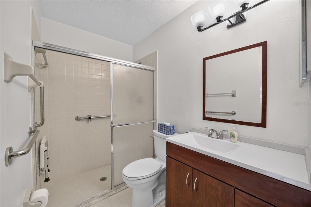 For Sale: $184,900 (2 beds, 2 baths, 1163 Square Feet)