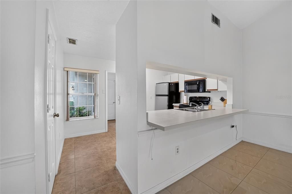 For Sale: $184,900 (2 beds, 2 baths, 1163 Square Feet)